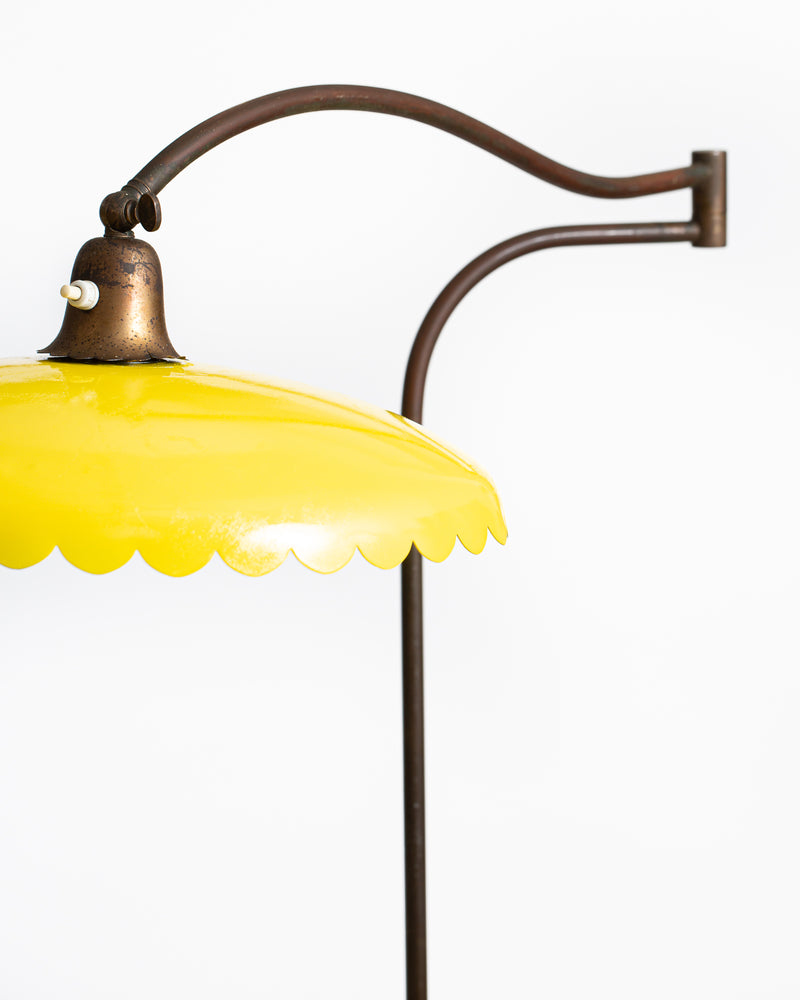 1950s Italian Scalloped Brass floor lamp